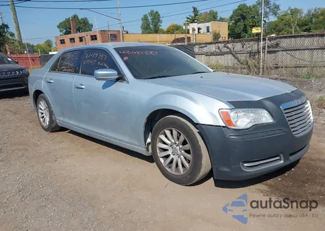2013 Chrysler 300 Motown z USA, uszkodzony, nr VIN 2C3CCAAG1DH699439